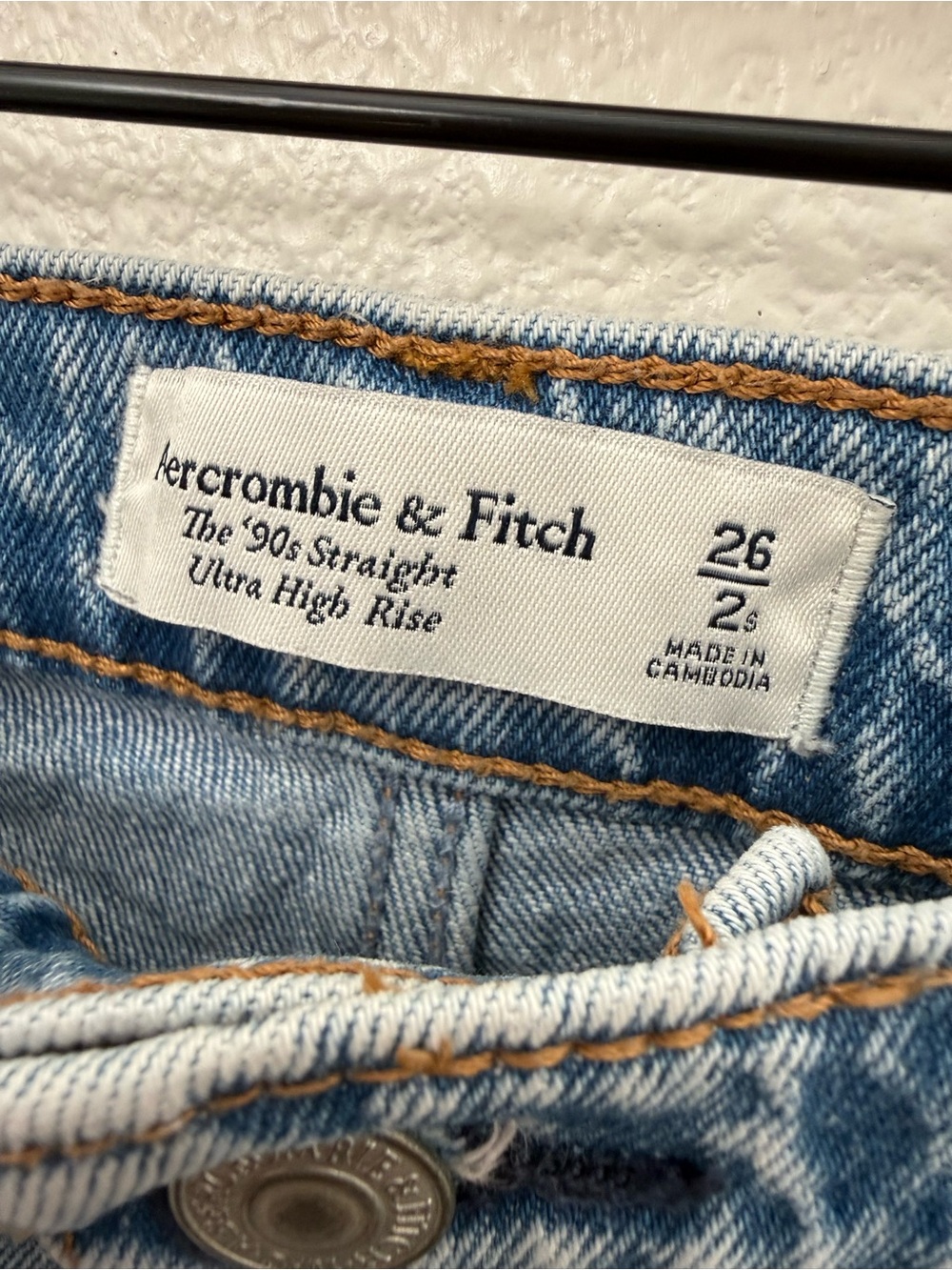 Abercrombie & Fitch The 90s Straight Ultra High Rise Jeans Size 2s - Picture 2 of 8